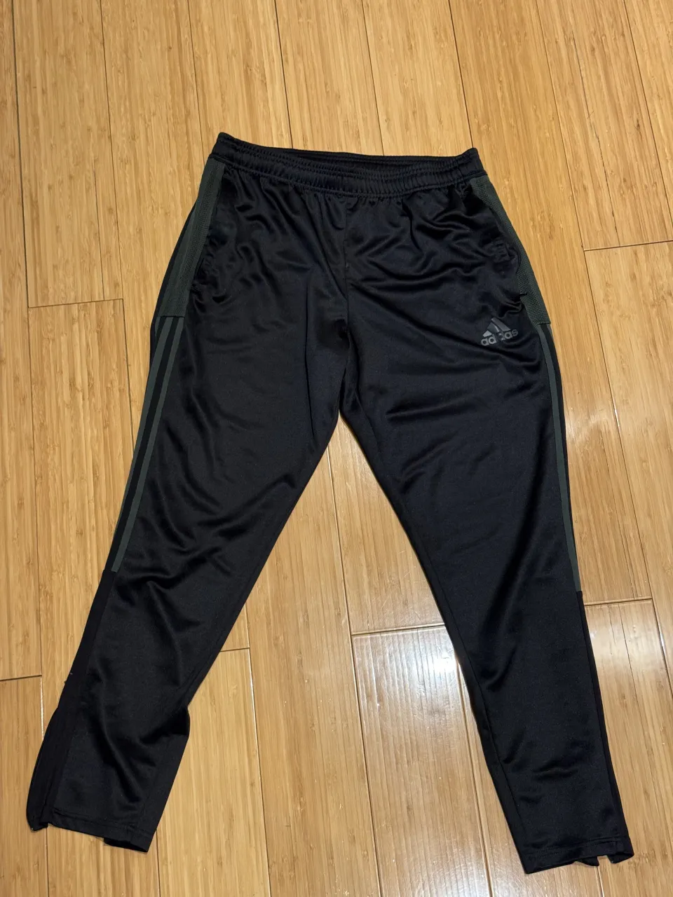 adidas · Talle L