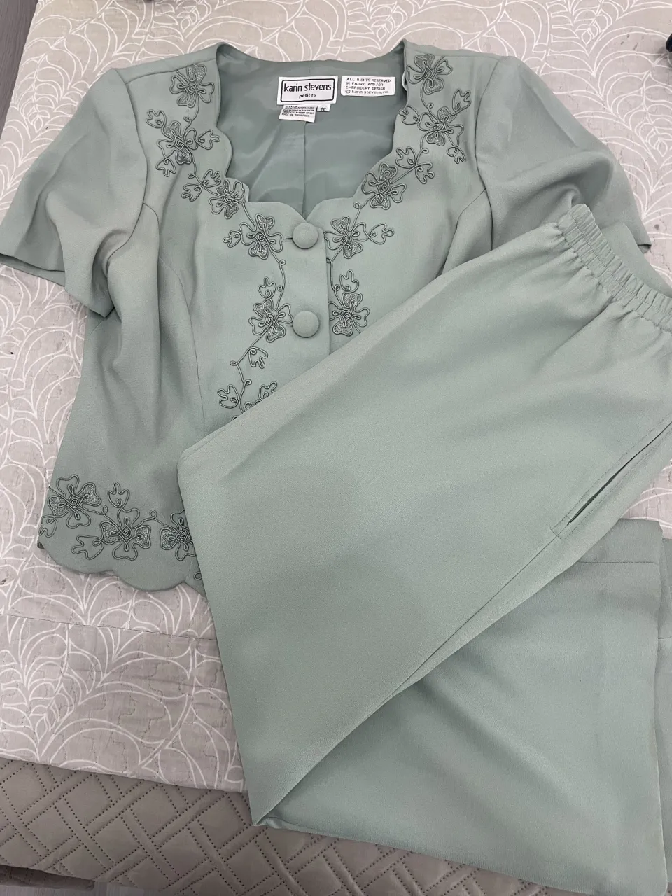 Traje Karin steven’s · Talle L