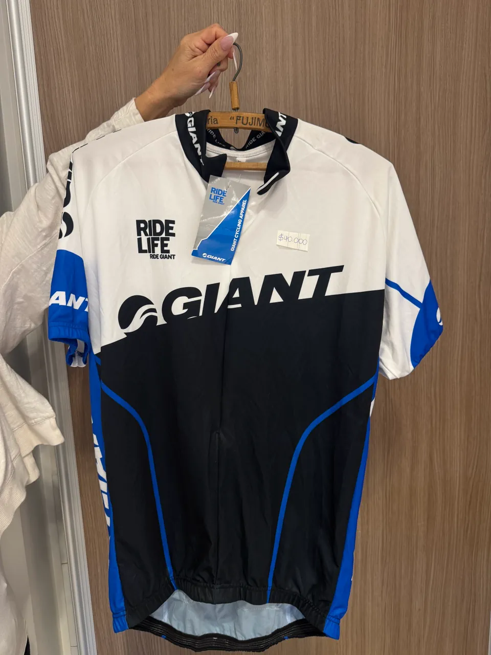 Remera Giant · Talle XL