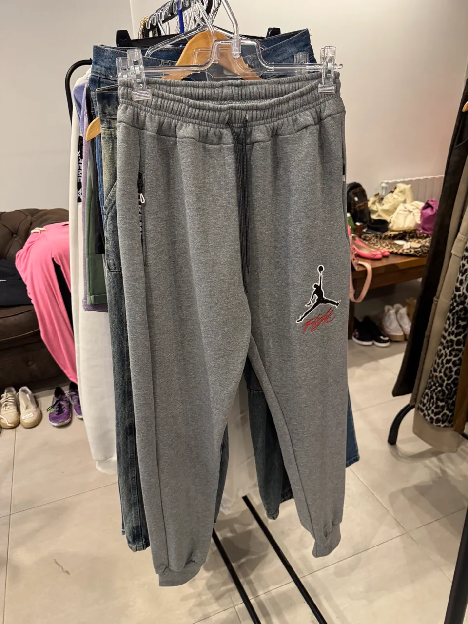 Pantalón Jordan · Talle L
