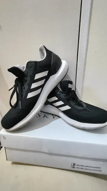 adidas · Talle AR 37