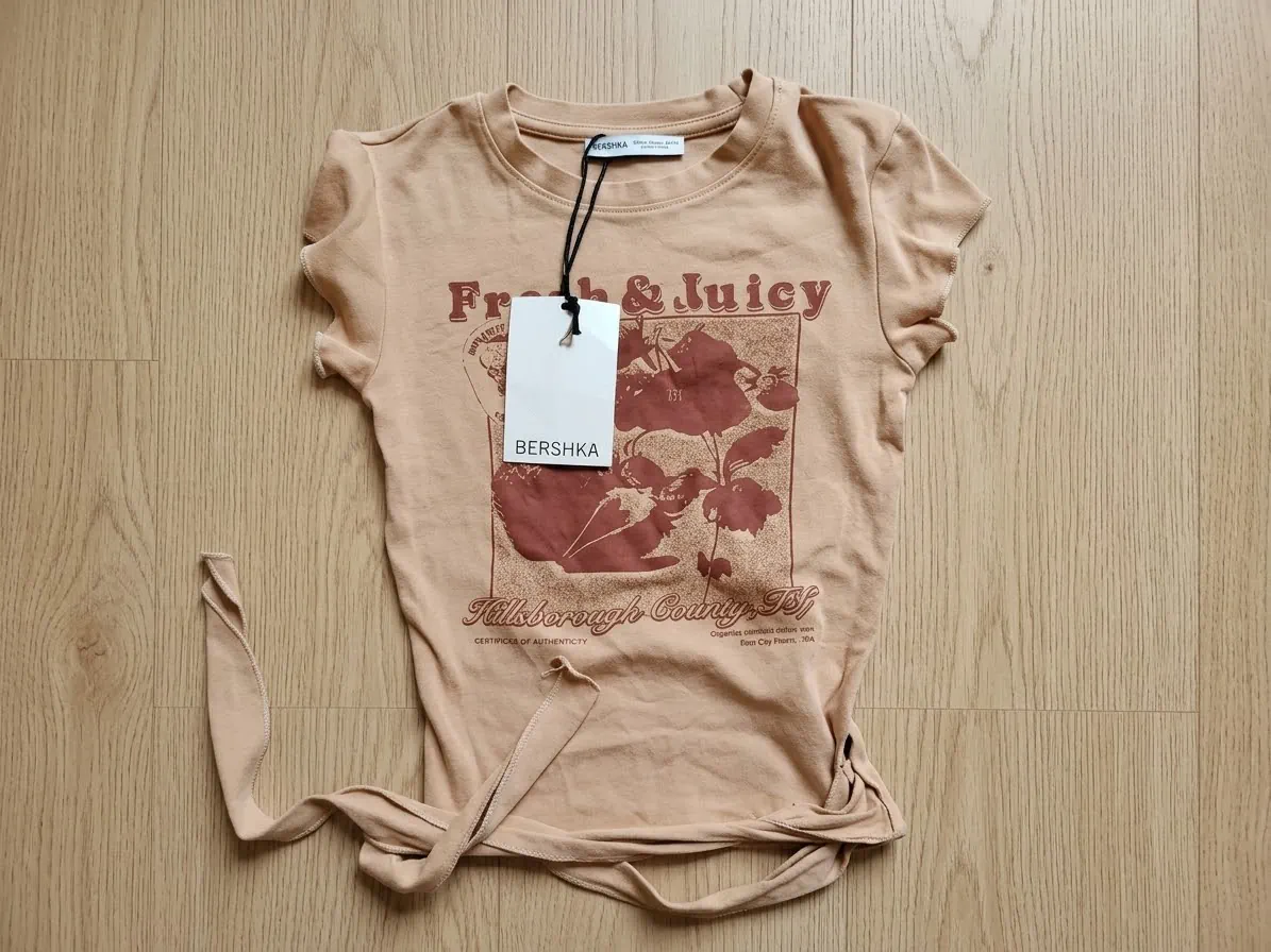 Remera Bershka · Talle XS