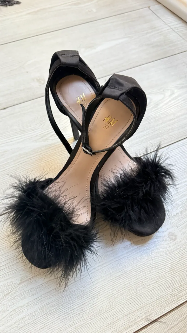 H&M · Talle AR 37