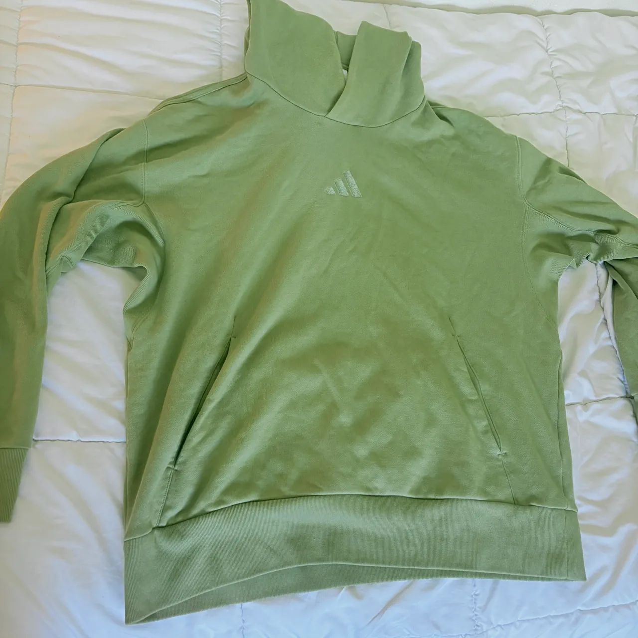 Buzo adidas · Talle L