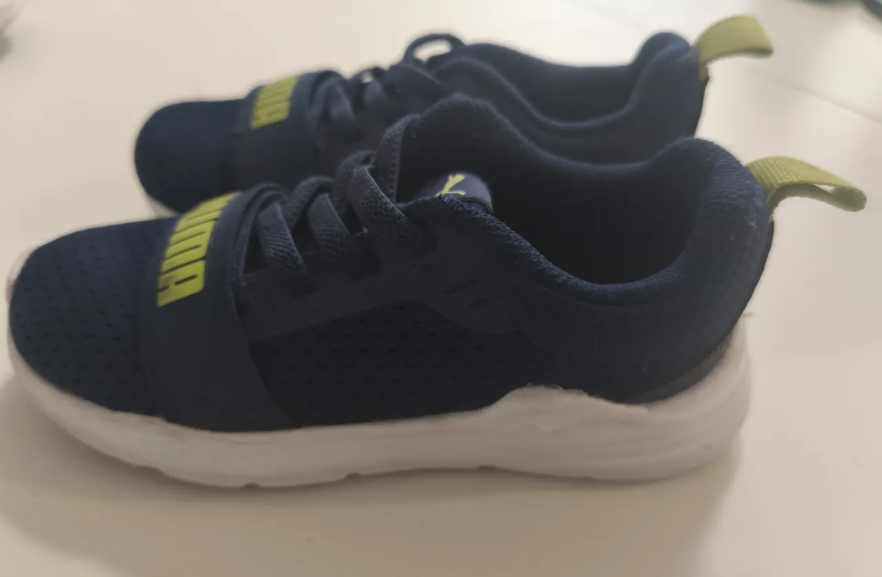 Zapatillas Puma · Talle AR 25
