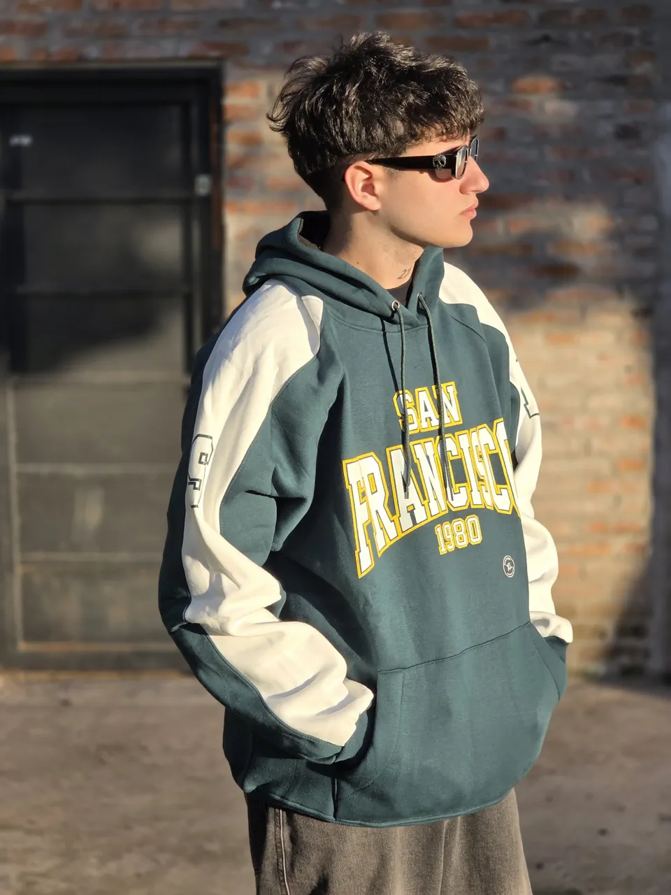 Buzo Otra · Talle XL