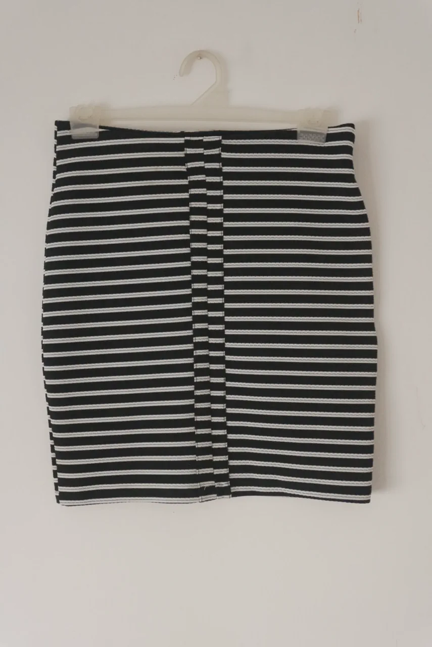 Minifalda Stradivarius · Talle M