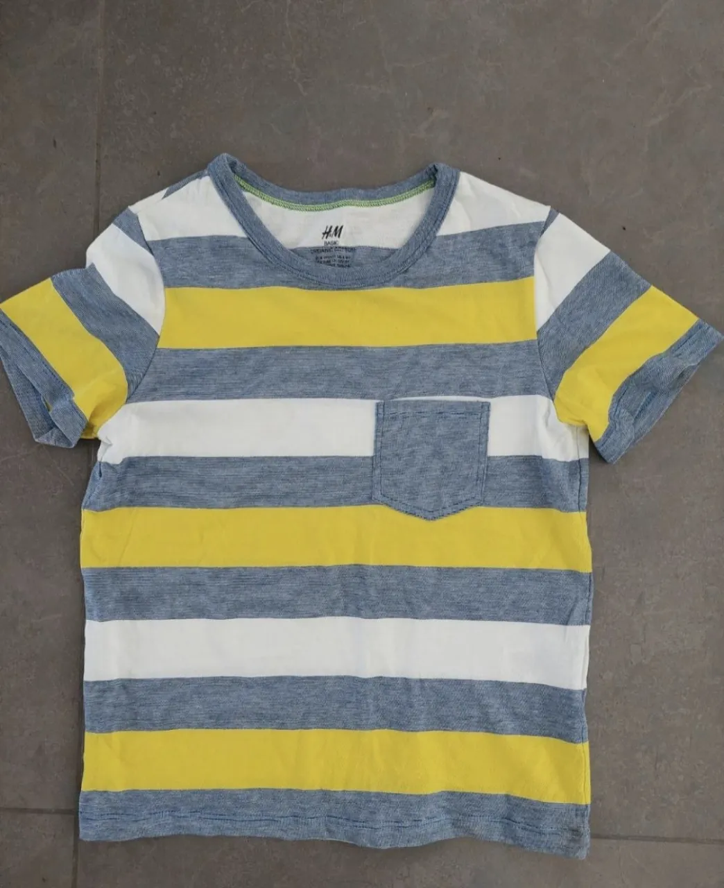 Remera H&M · Talle 6 años / 116 cm