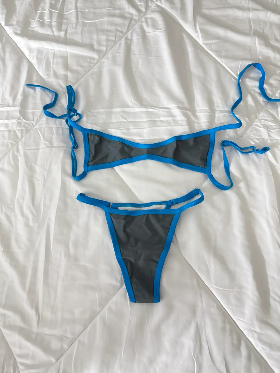 Bikini Sin - imagen 1