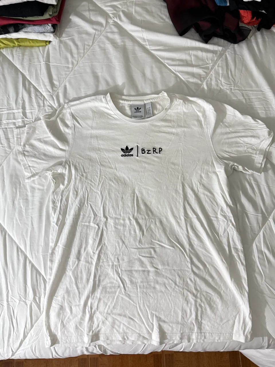 adidas · Talle L