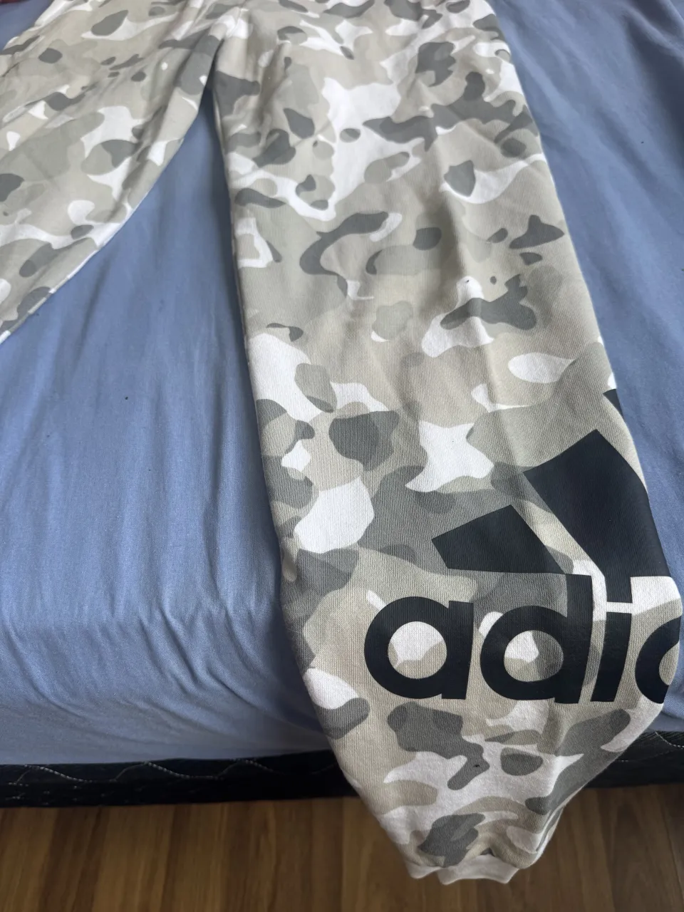 Pantalón adidas - imagen 1