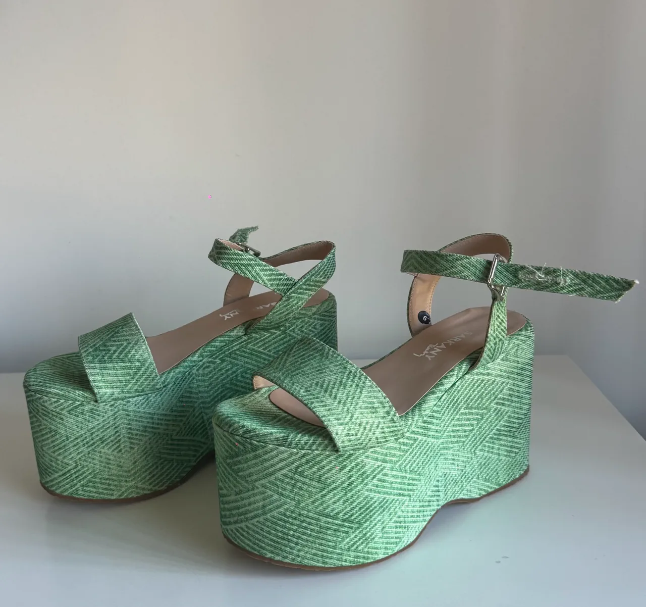 Sandalias Sarkany · Talle AR 36