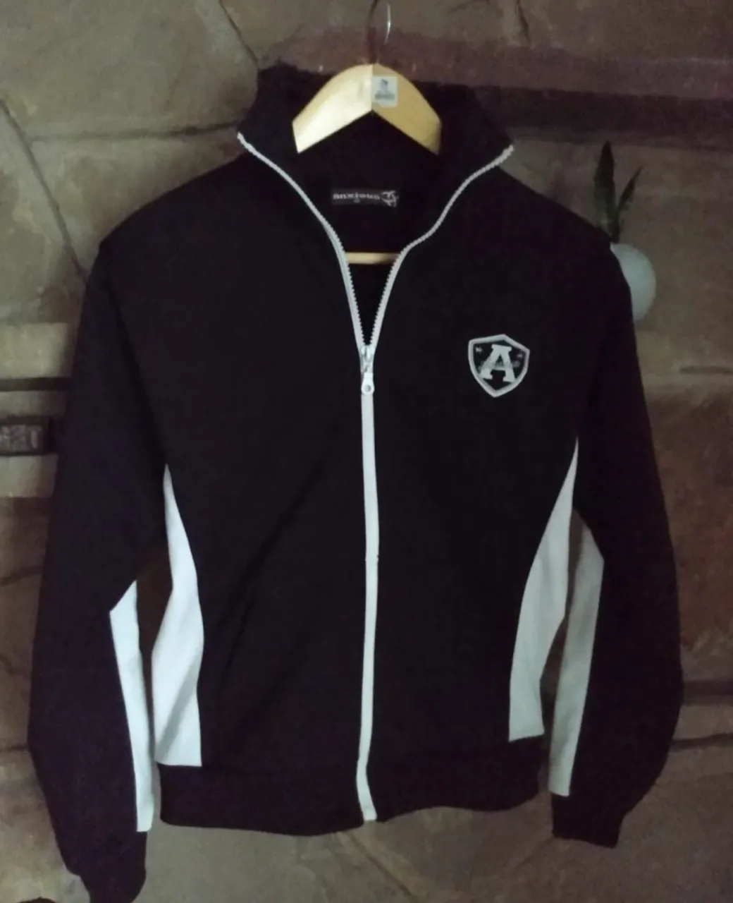 Campera A ≠ - imagen 1