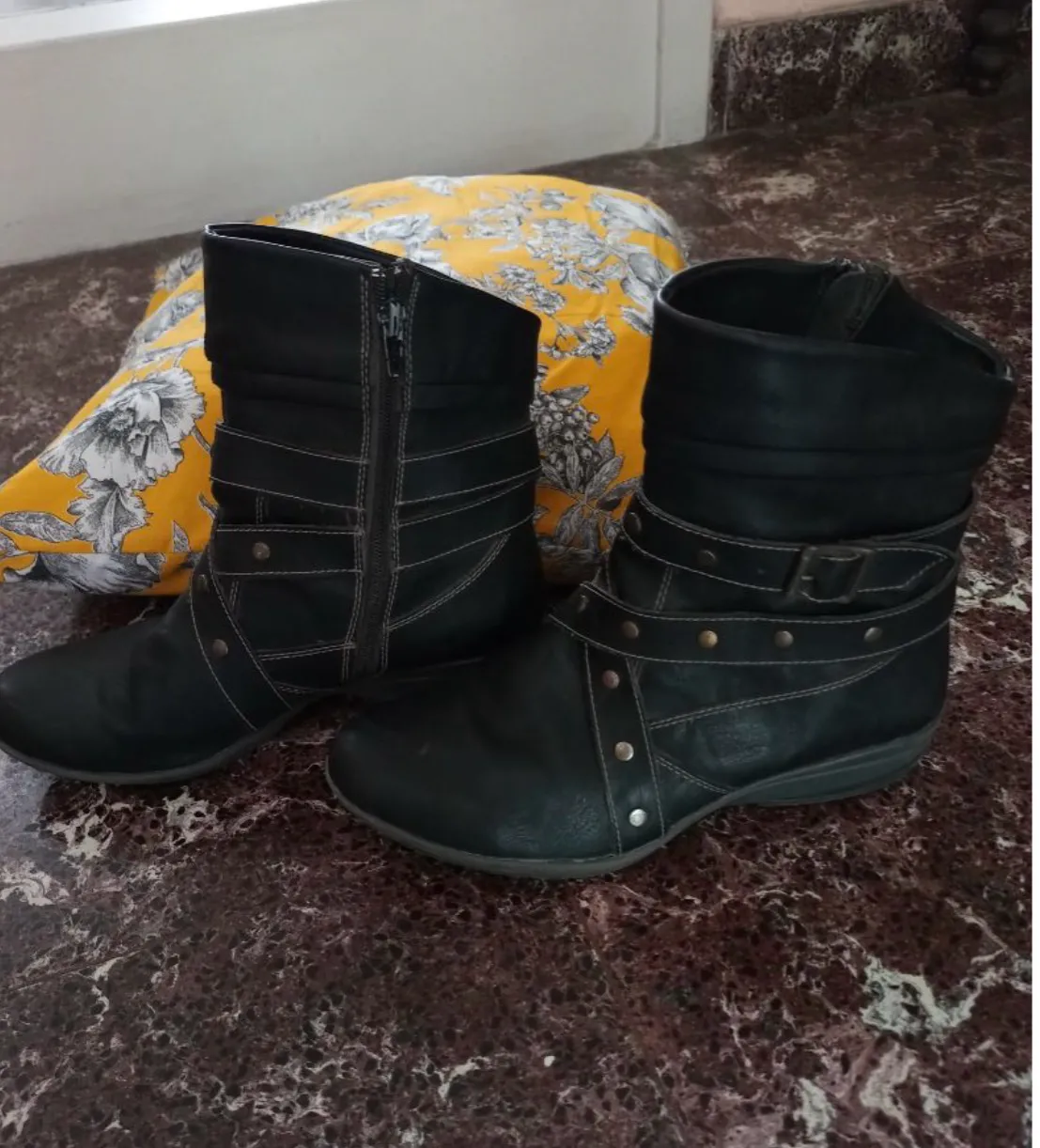 Botas A ≠ · Talle AR 38