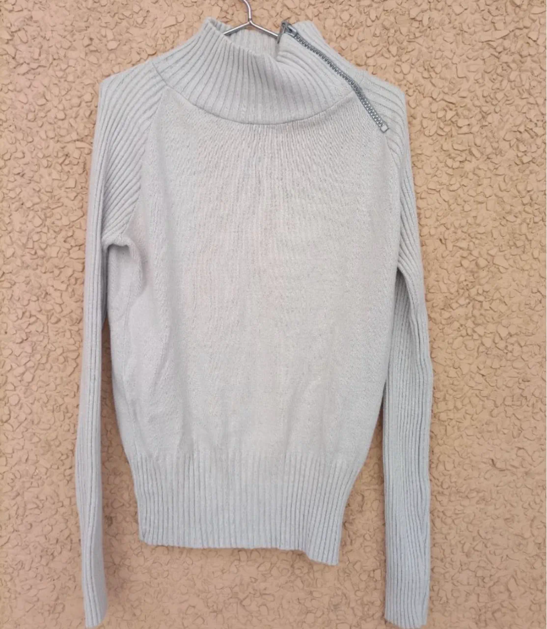Polera A ≠ · Talle S