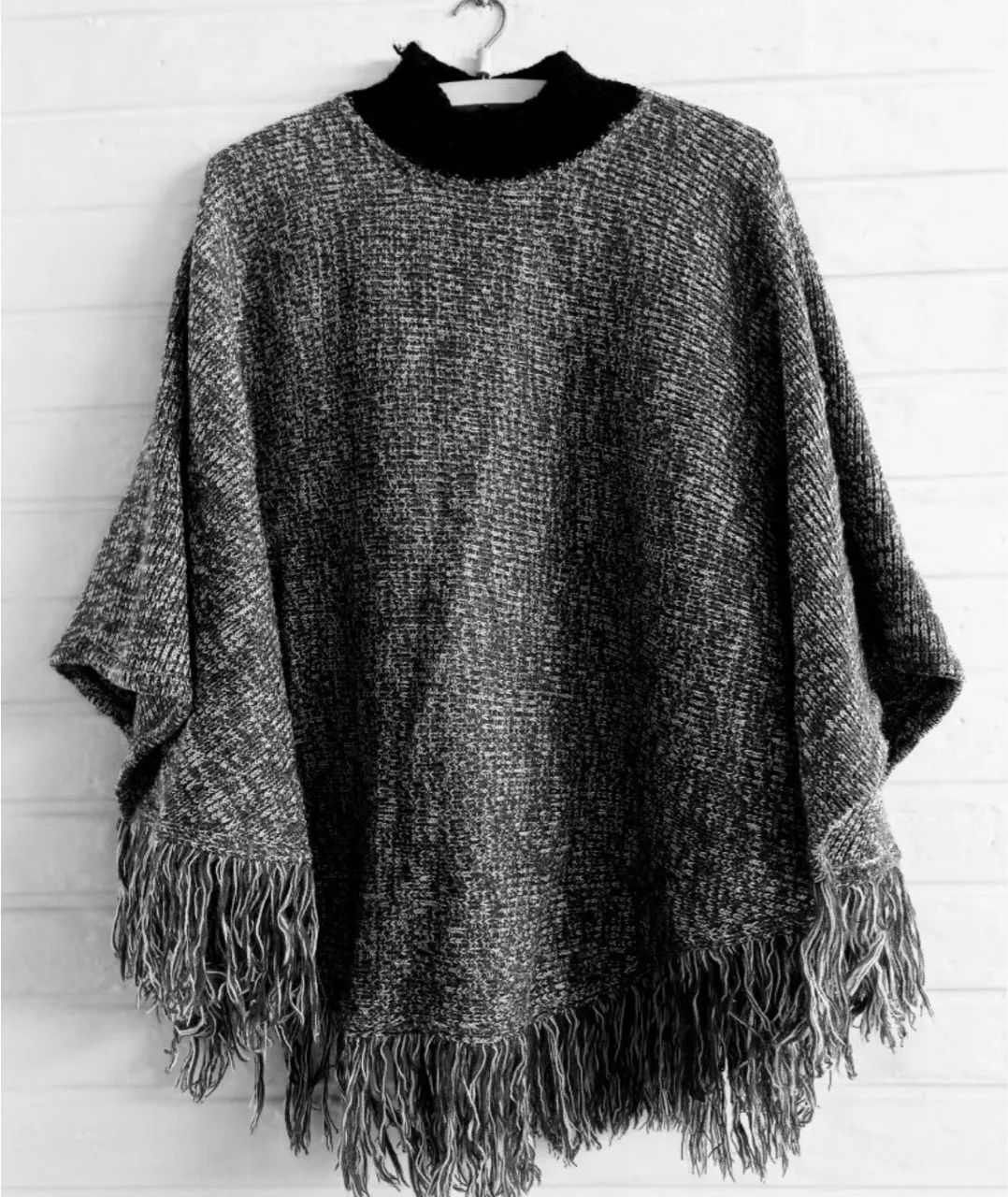 Poncho A ≠ - imagen 1