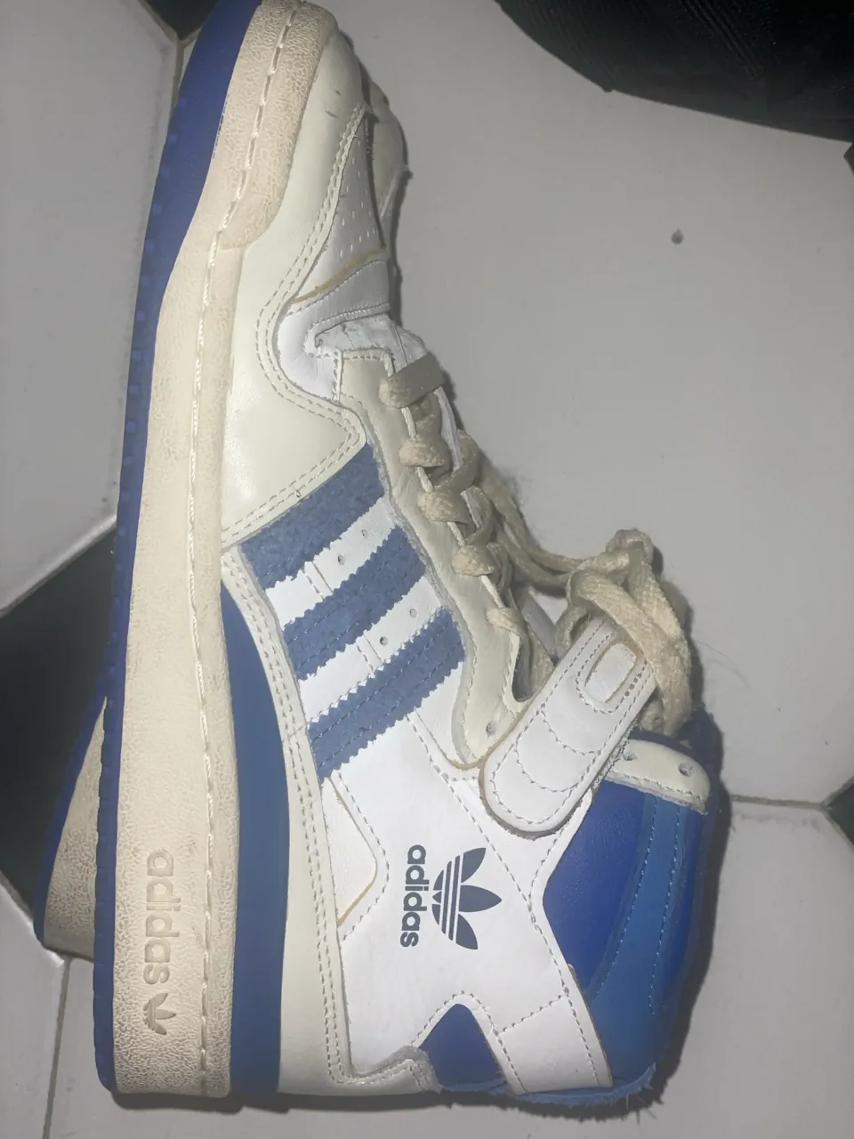 adidas Originals · Talle AR 37