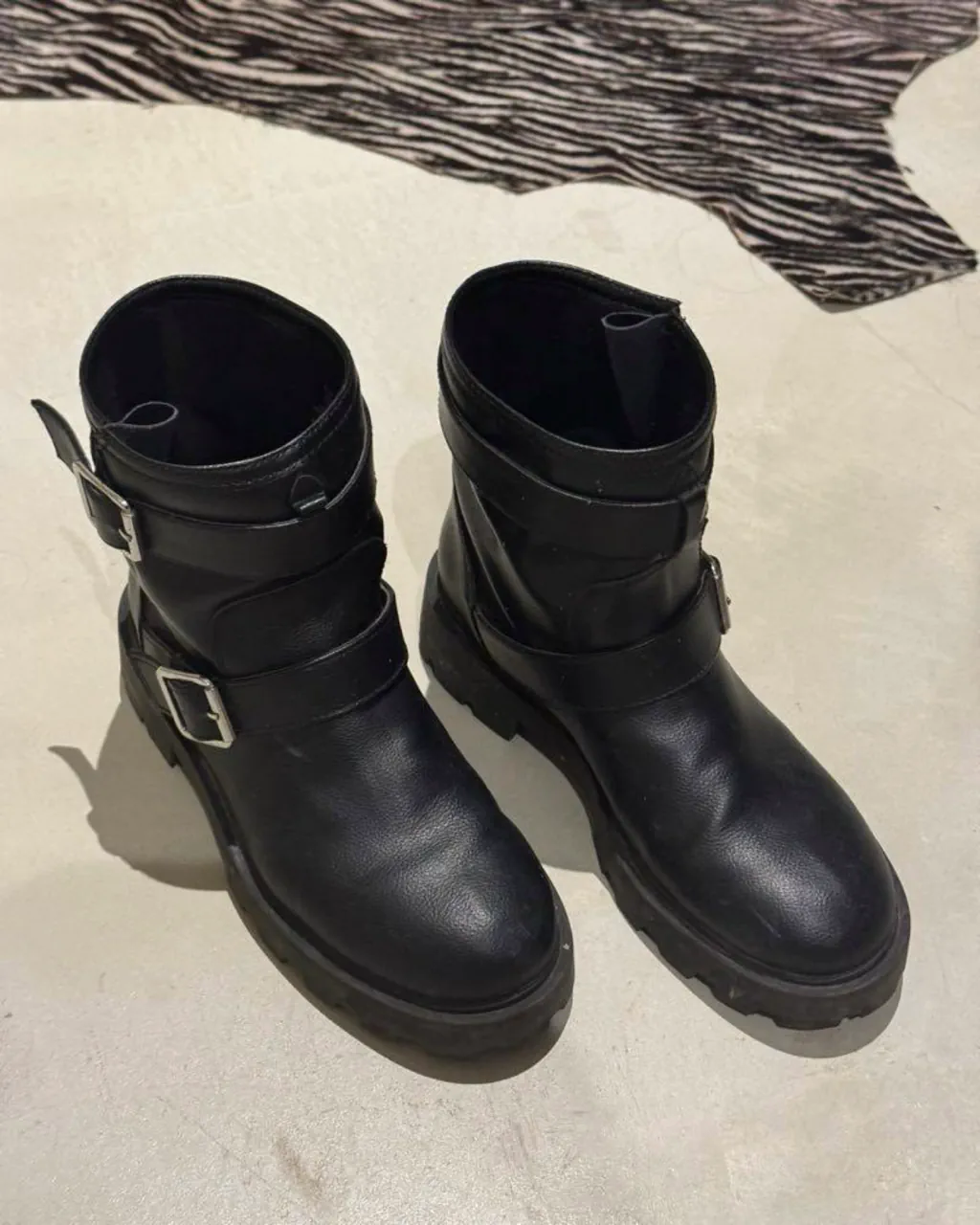 Hym · Talle AR 38