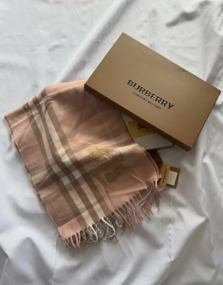 Bufanda Burberry - imagen 1