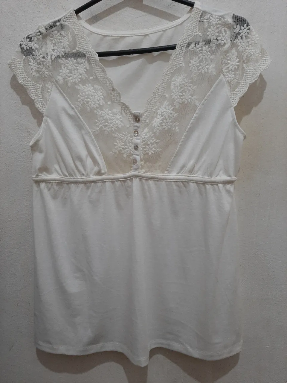 Remera Becci · Talle M