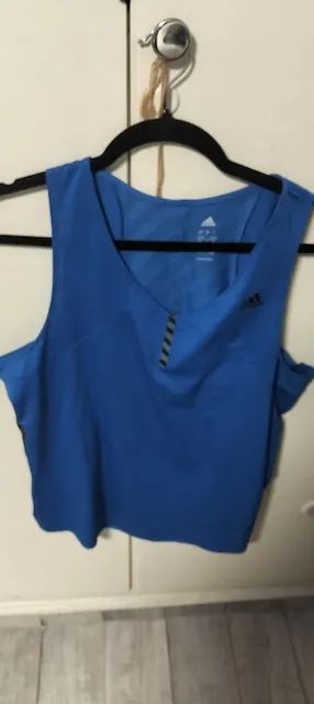 adidas · Talle L