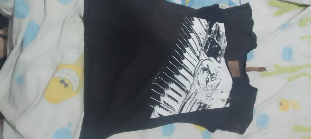Remera M&v · Talle único