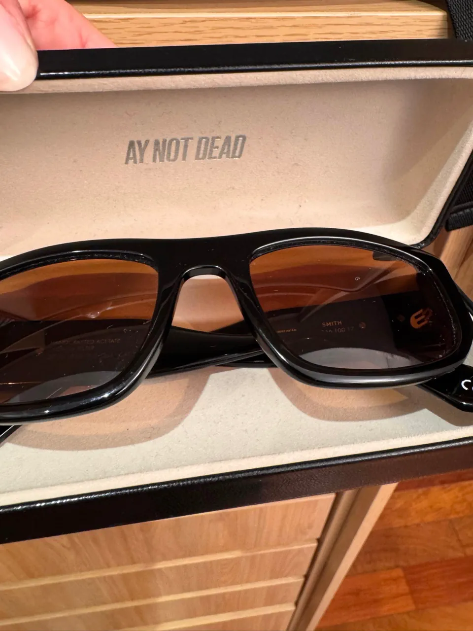 Anteojos Ay Not Dead - imagen 1