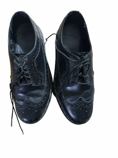 Dr. Martens · Talle AR 38