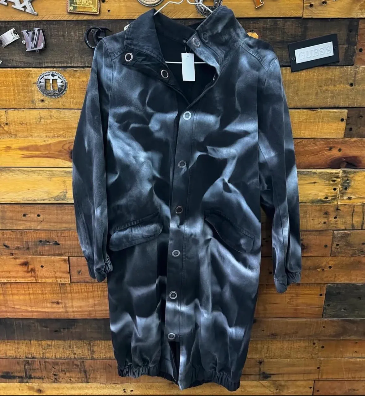 Campera Anonimas · Talle M