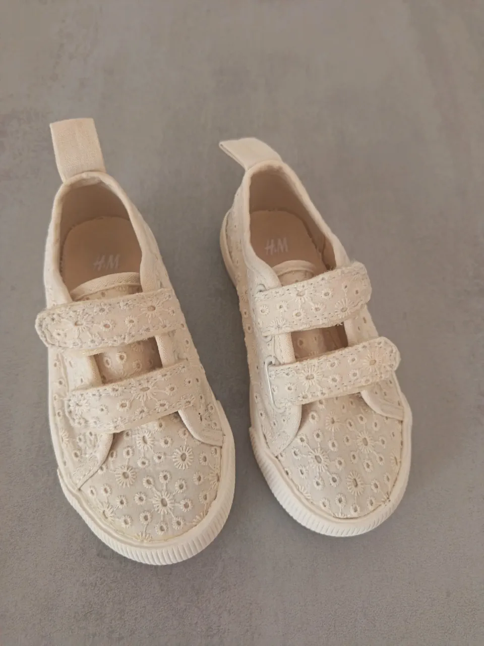 H&M · Talle AR 25