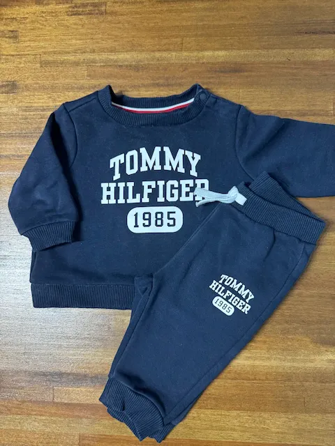 Tommy Hilfiger · Talle 9-12 meses