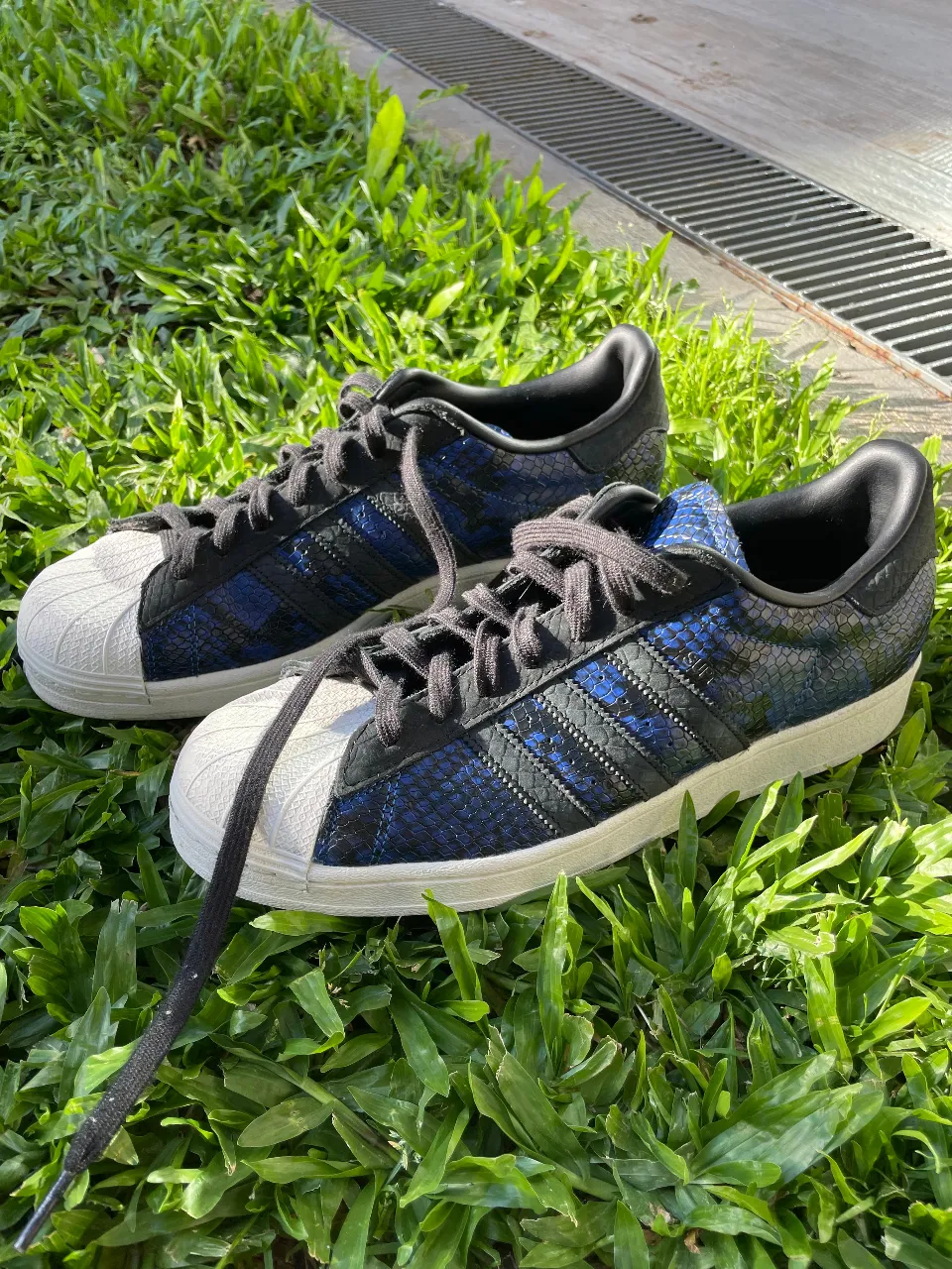 adidas · Talle AR 43