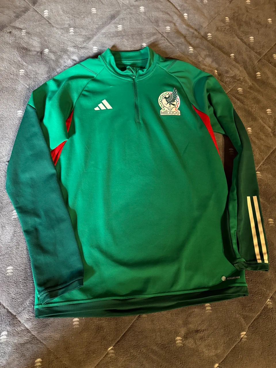 adidas · Talle L