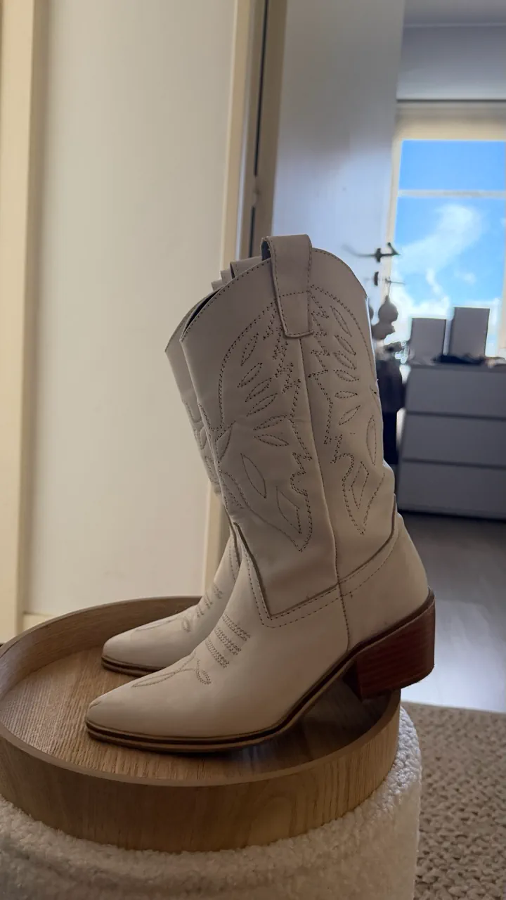 Botas Showroom - imagen 3