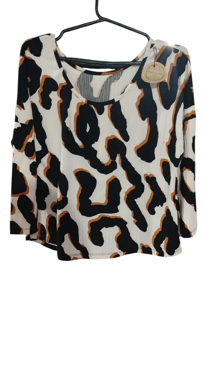 Blusa sin marca · Talle 2