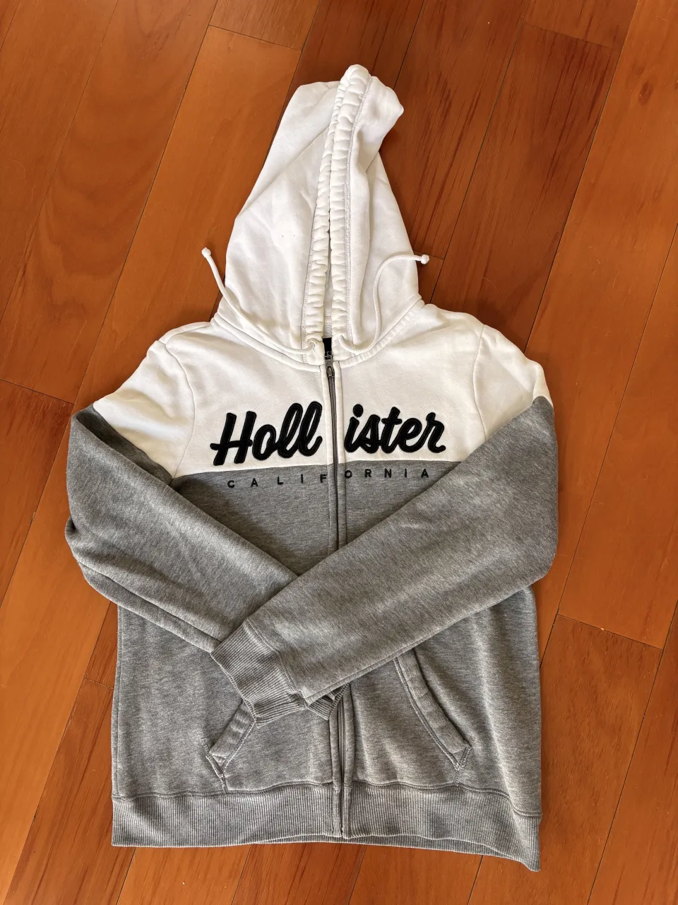 Buzo Hollister · Talle M