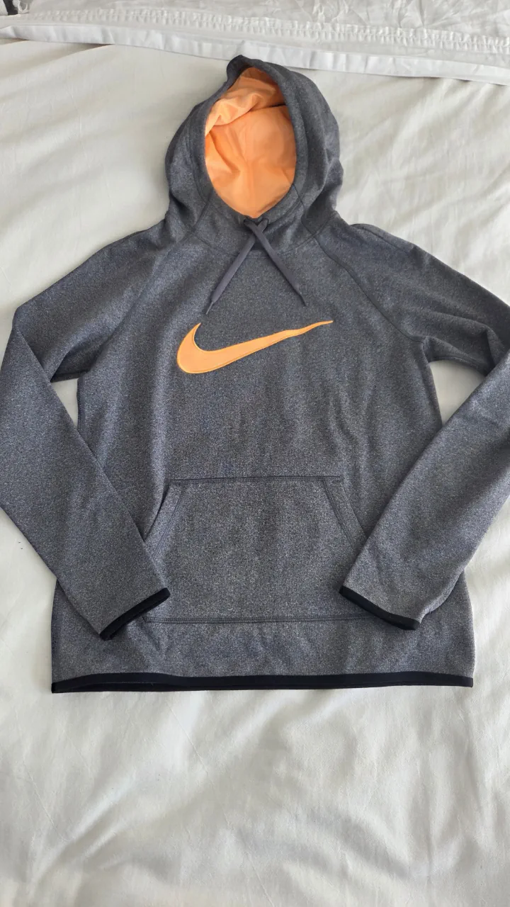Buzo Nike · Talle S