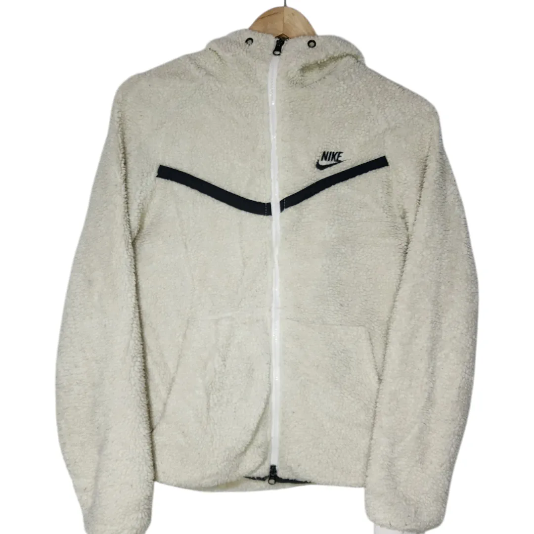 Campera Nike · Talle S