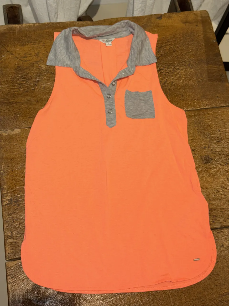 Musculosa GUESS · Talle S