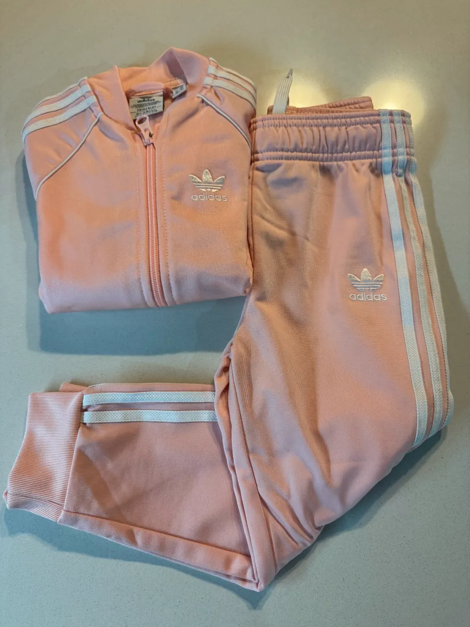 Conjunto para gemelos adidas · Talle 4 años / 104 cm