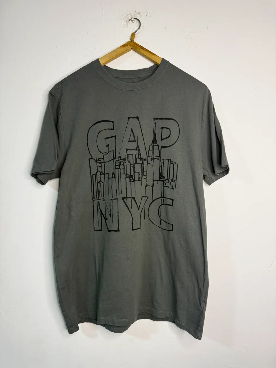 Remera GAP · Talle L