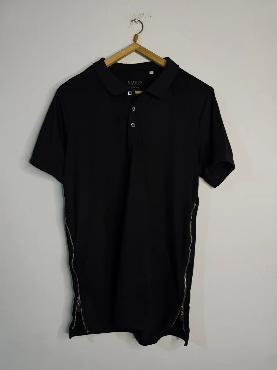 Remera GUESS - imagen 1