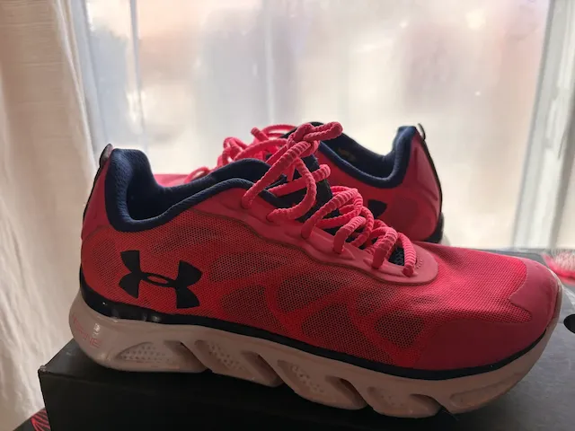 Under Armour · Talle AR 37