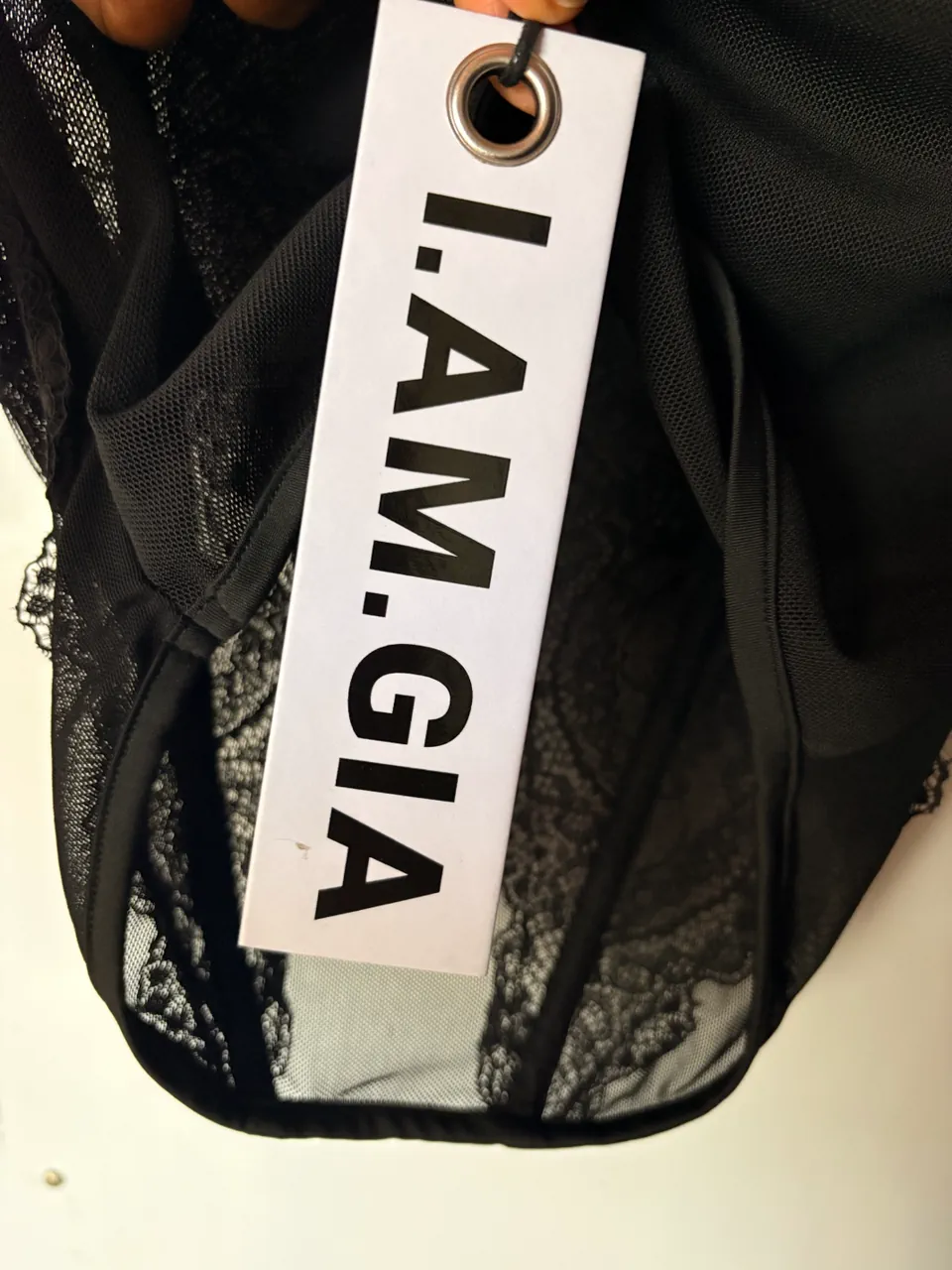 Top I am gia - imagen 2