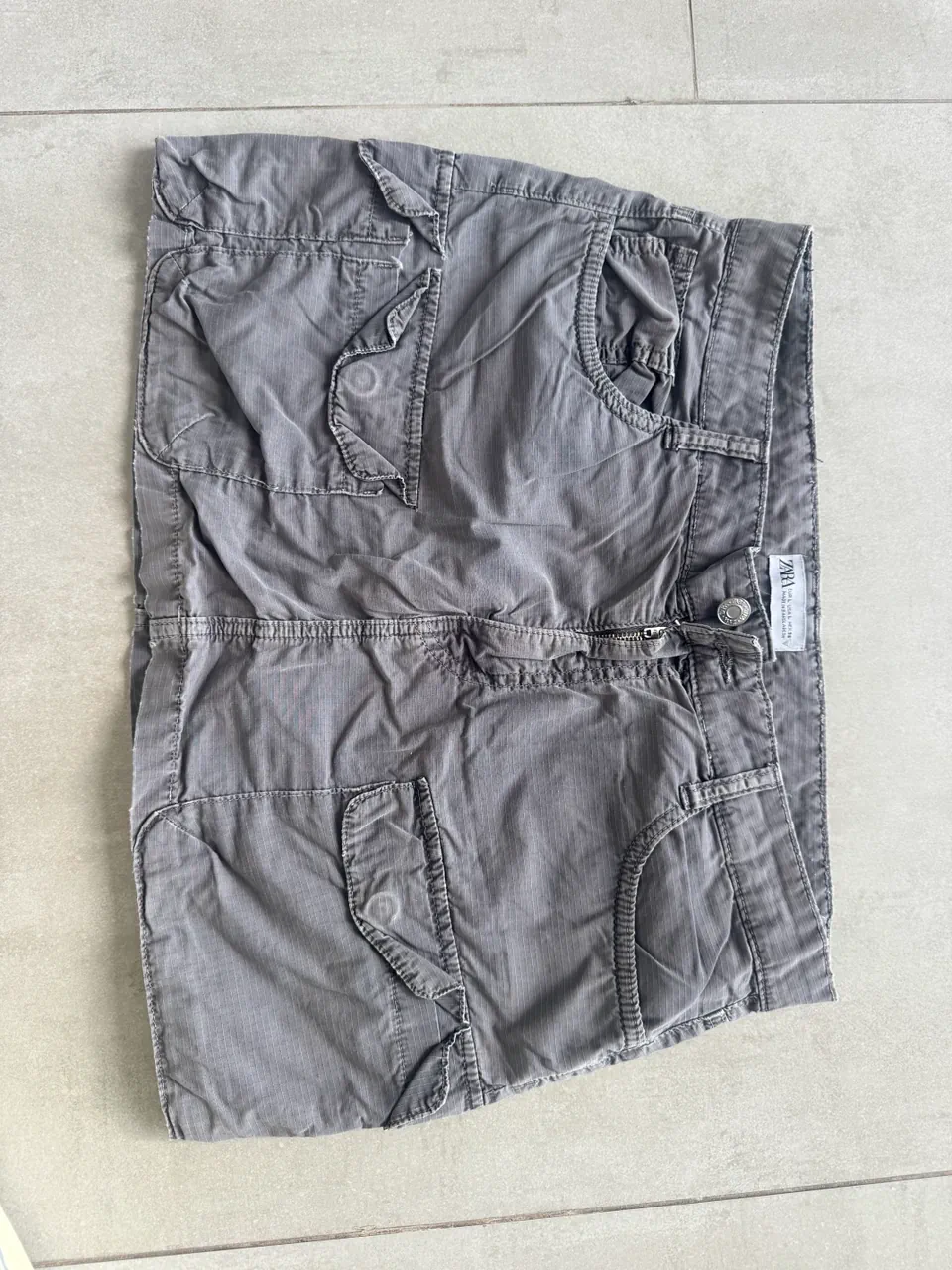 Minifalda Zara · Talle L
