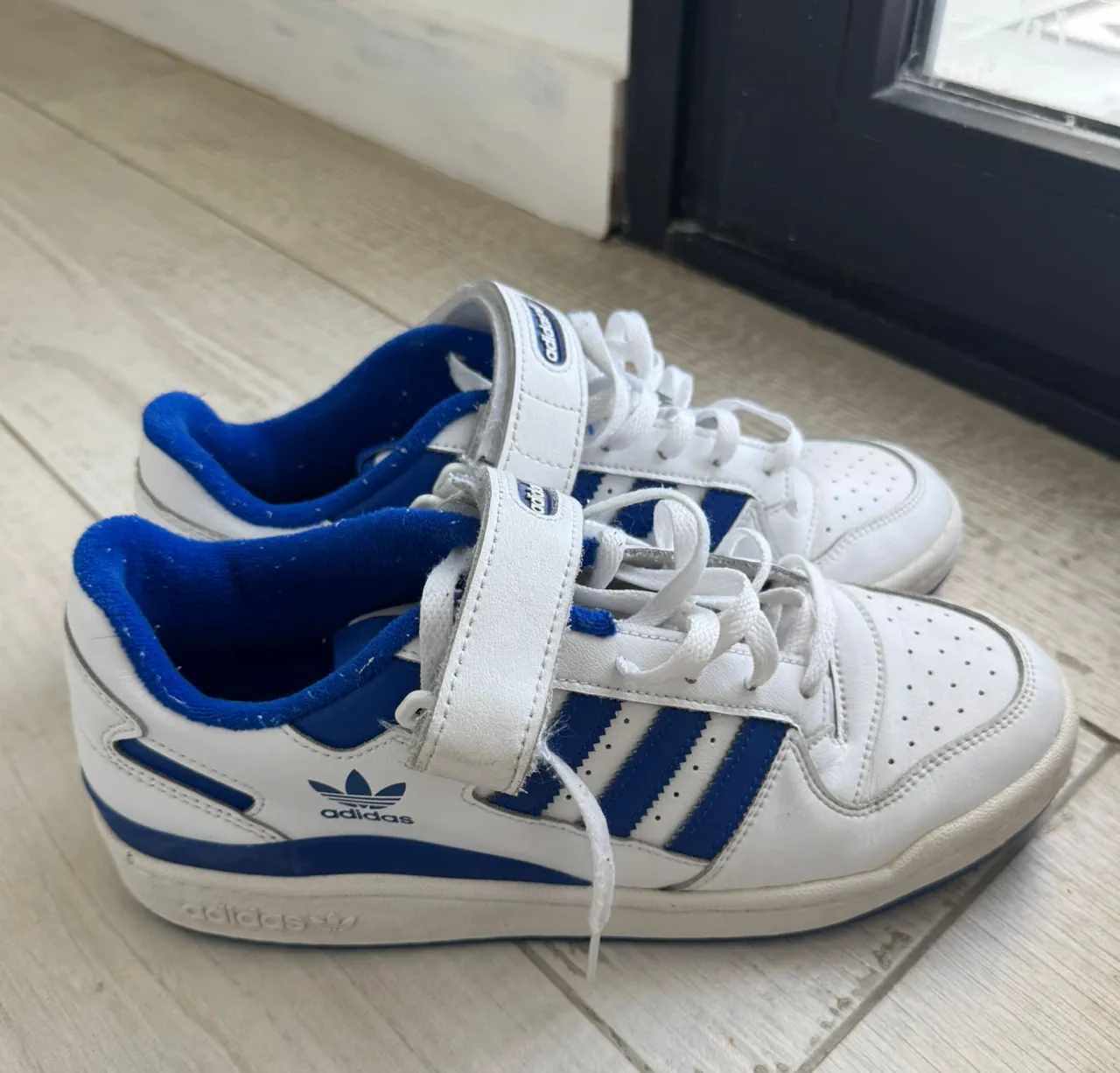 adidas · Talle AR 41