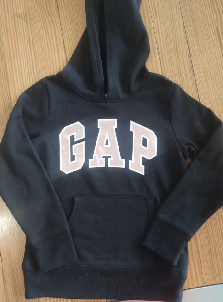 Buzo GAP · Talle 7 años / 122 cm
