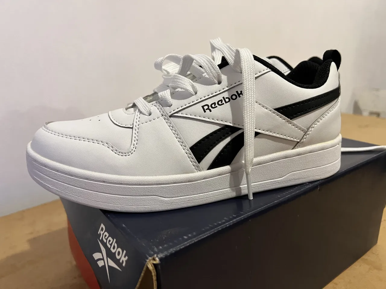 Reebok · Talle AR 36