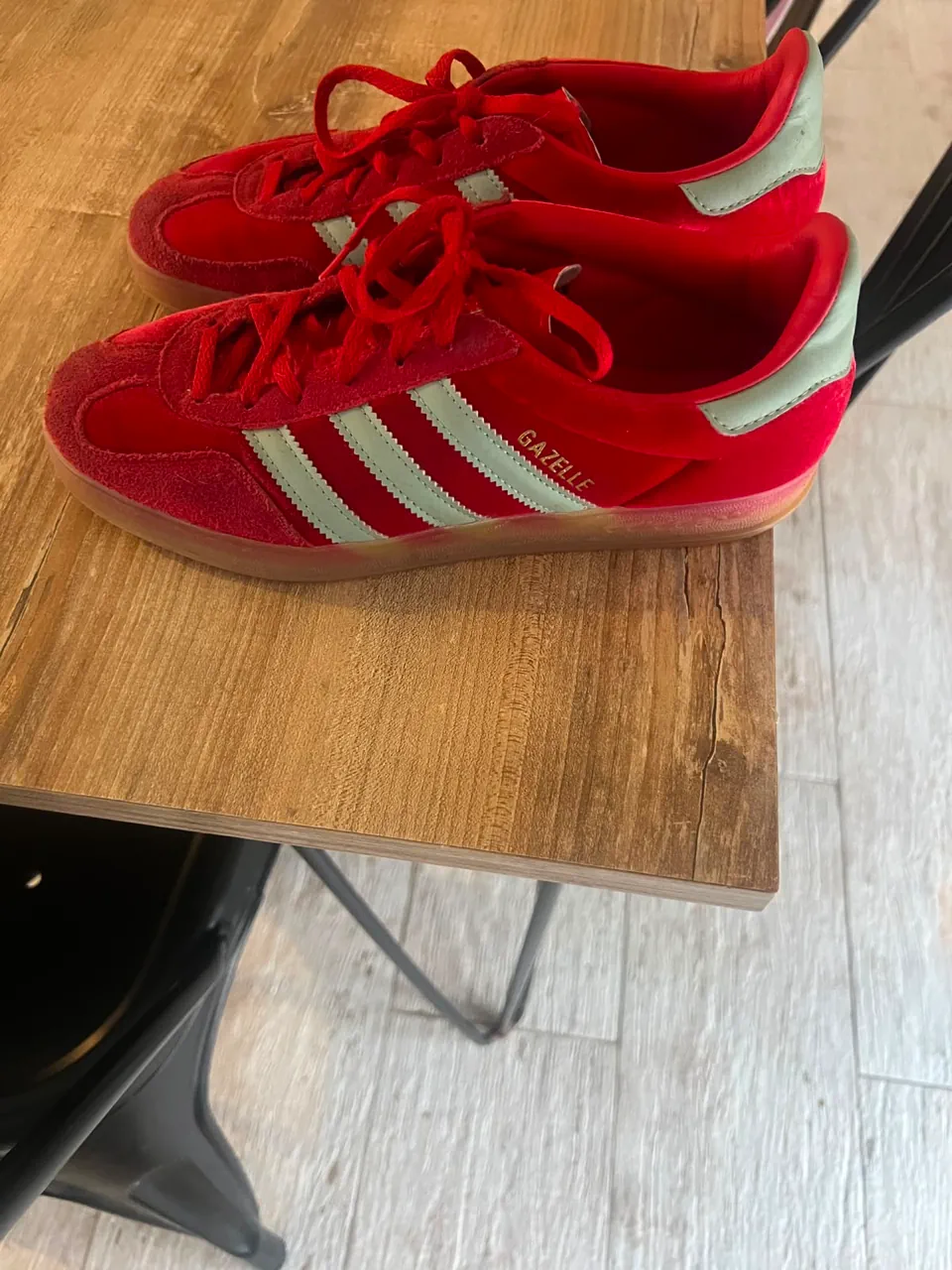 adidas · Talle AR 39