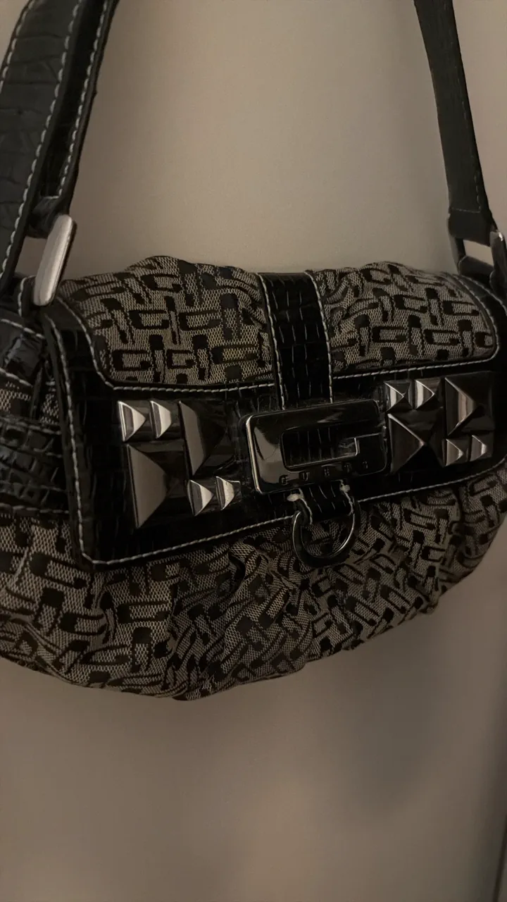 Cartera GUESS - imagen 1
